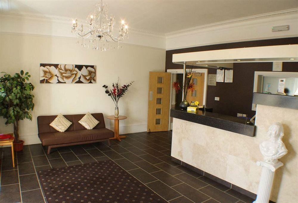 Hotel The Croham 3*