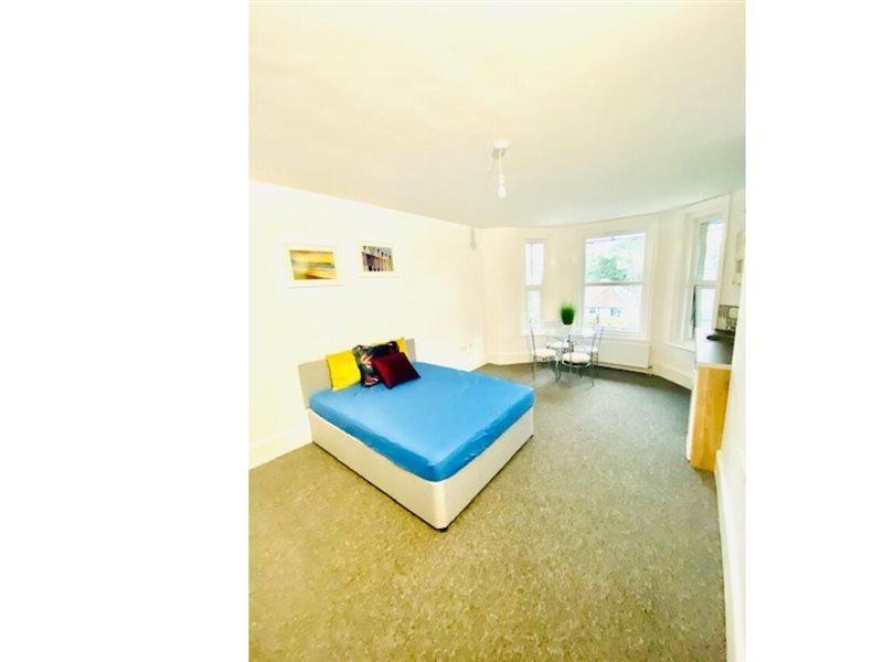Oyo Carlton Road 2* Bournemouth