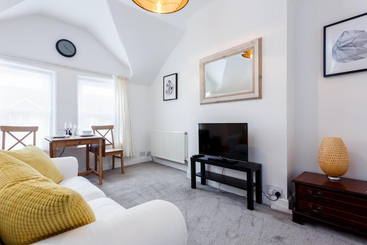 Apartment Charming, Well-equipped - 5 Minutes From Bournemouth