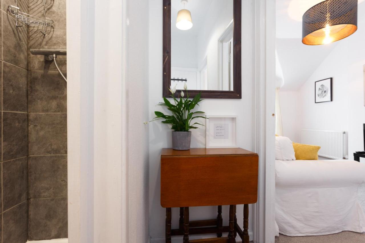 Charming, Well-equipped - 5 Minutes From Apartment Bournemouth