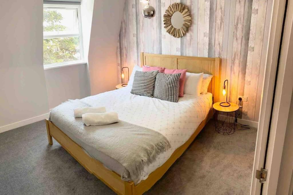Apartment Coastline Retreats: Beachside Luxury With Jet Bath & Entertainment *