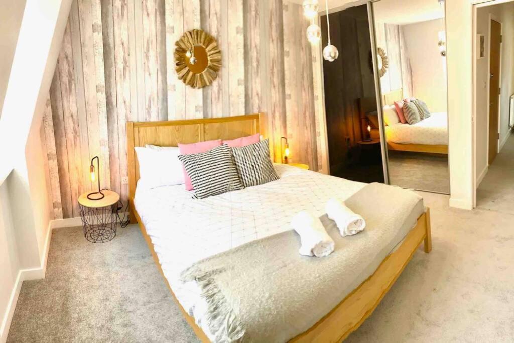 Coastline Retreats: Beachside Luxury With Jet Bath & Entertainment *