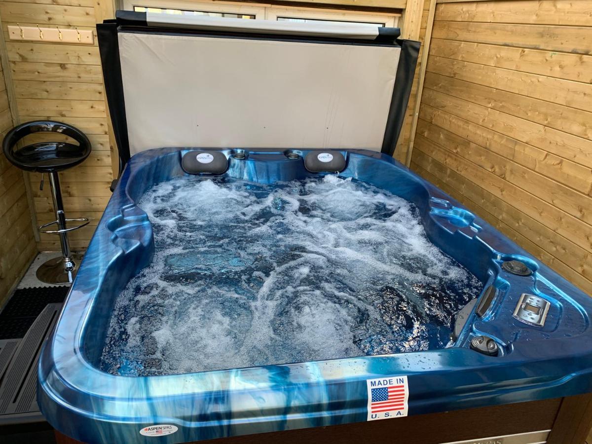 Relaxing - 7-10min To Sandy Beach By Car - Private Garden, Parking And Spa * Bournemouth