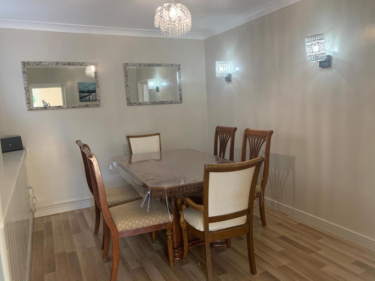 Relaxing - 7-10min To Sandy Beach By Car - Private Garden, Parking And Spa Bournemouth