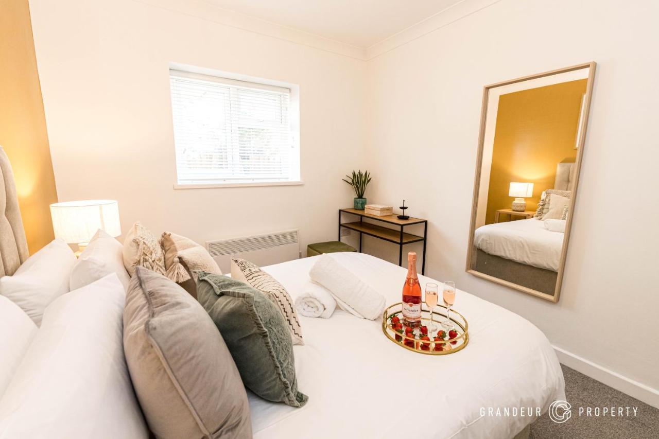 The Artist's Escape By Grandeur Property Apartment