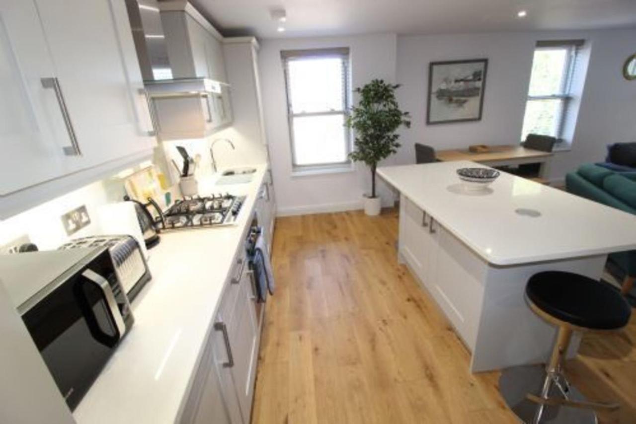 Middle Chine - 2 Bedroom *