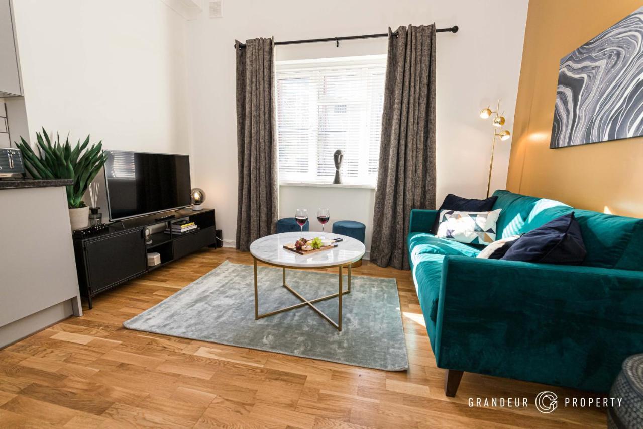 Idyllic 2 Bedroom Centre, Free Parking Apartment Bournemouth
