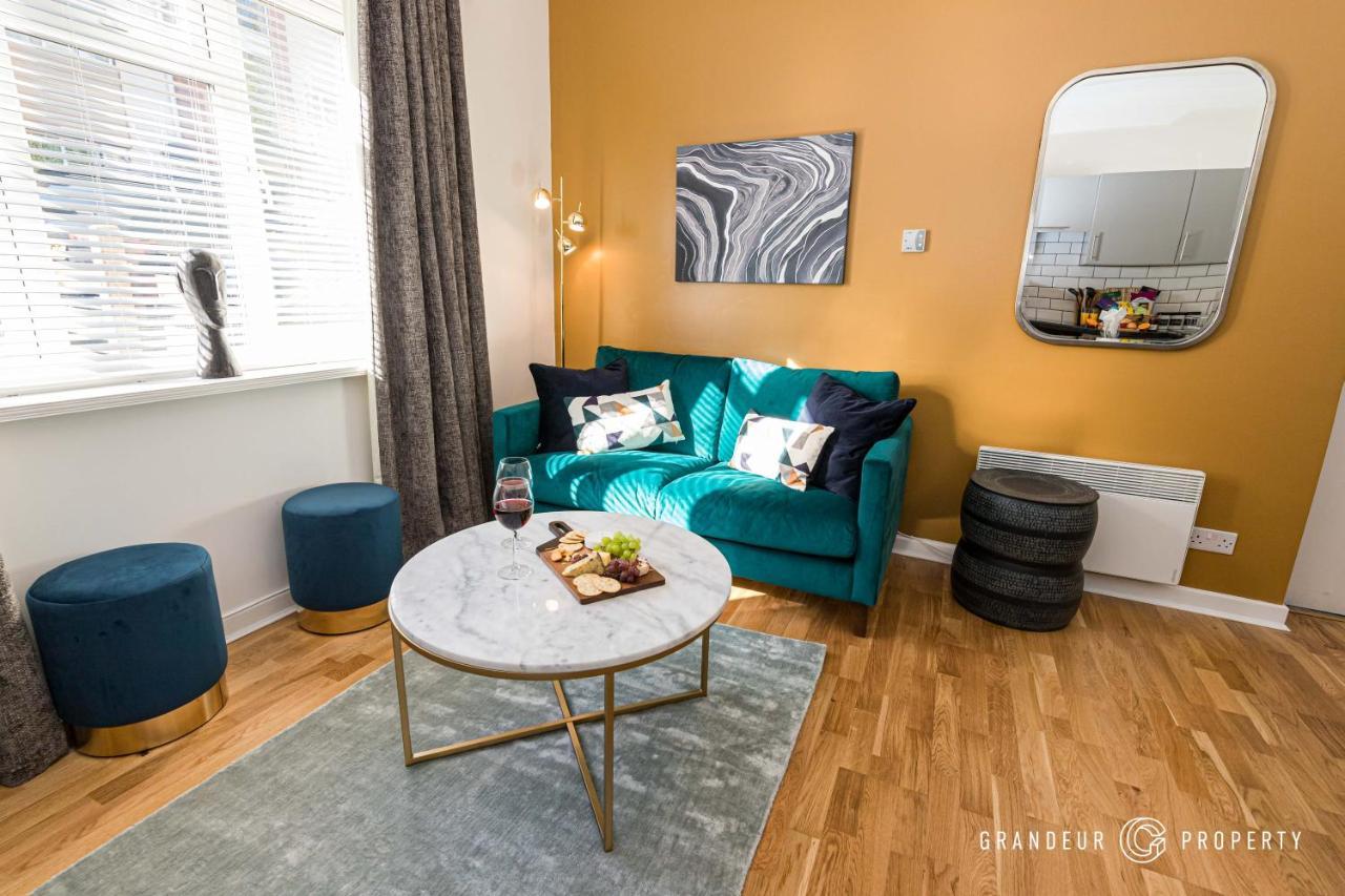 Idyllic 2 Bedroom Centre, Free Parking *