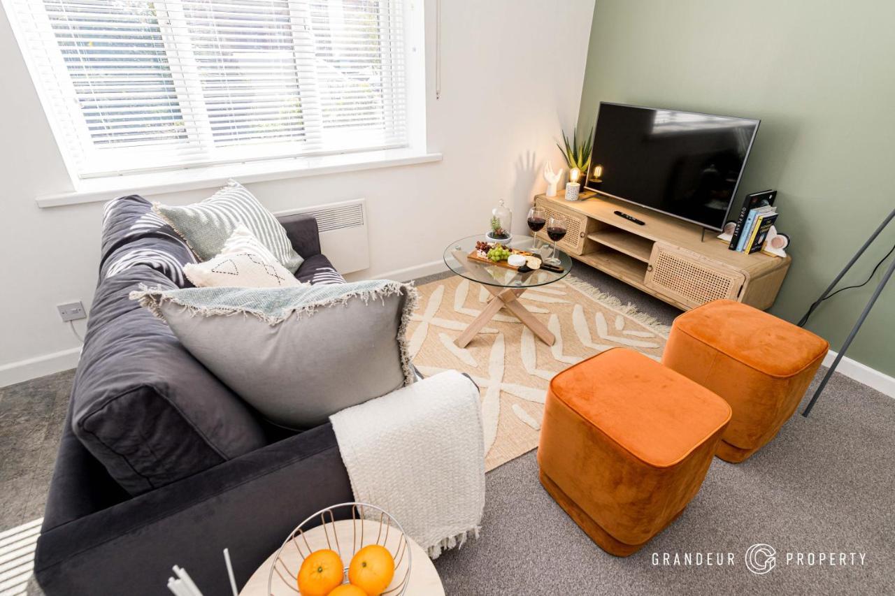 The Artist's Escape By Grandeur Property Apartment