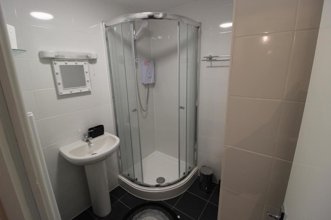Apartment Modern Two Bedroom Ideally Located Bournemouth