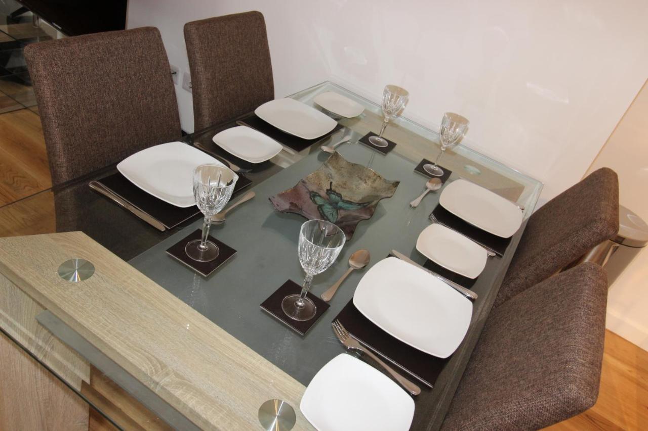Apartment Modern Two Bedroom Ideally Located Bournemouth