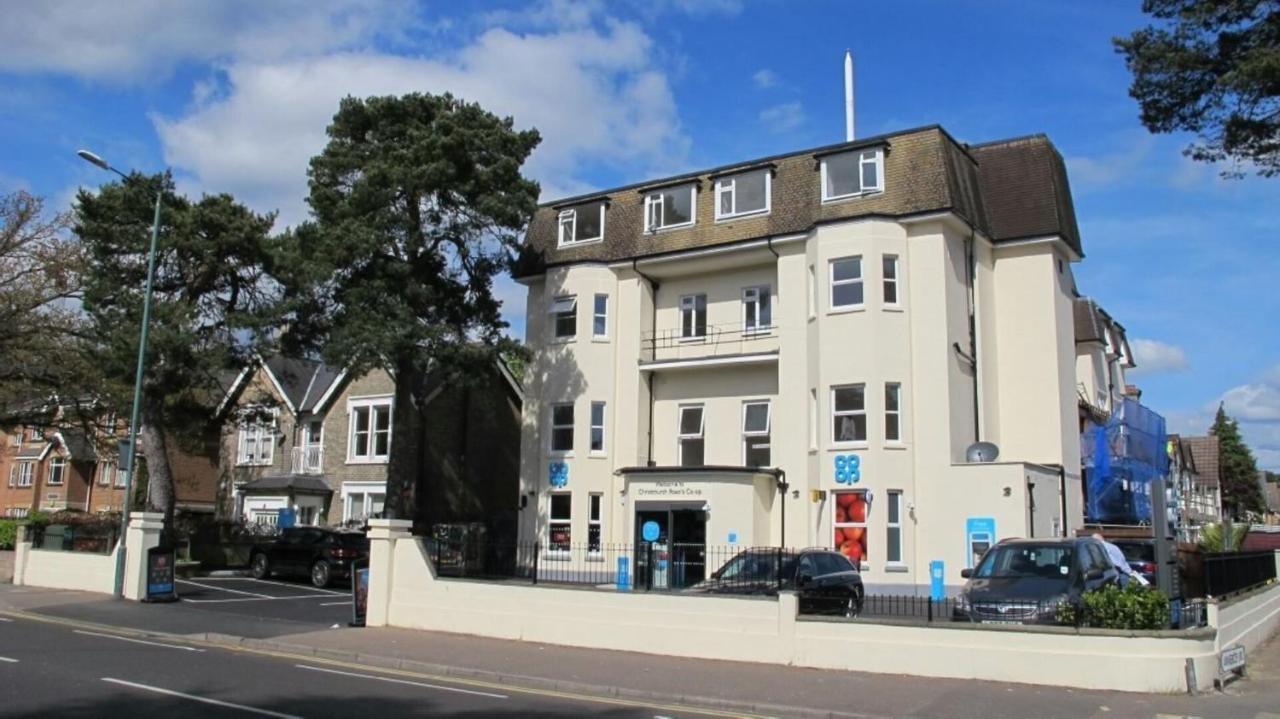 Modern Two Bedroom Ideally Located * Bournemouth