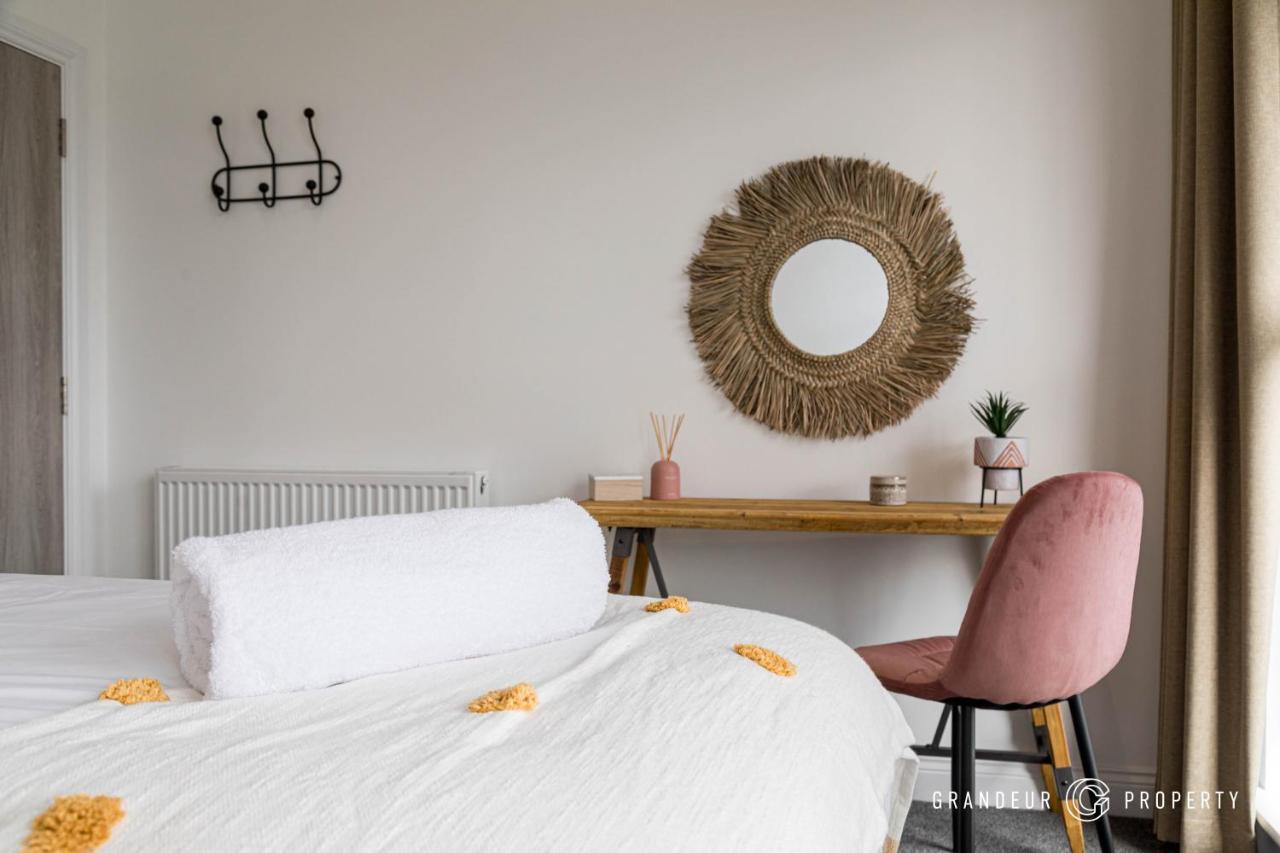 Apartment Bournecoast - Stylish Flat With Balcony - Sea Glimpses - 10 Min Walk To - Parking - Wifi - Fm8406