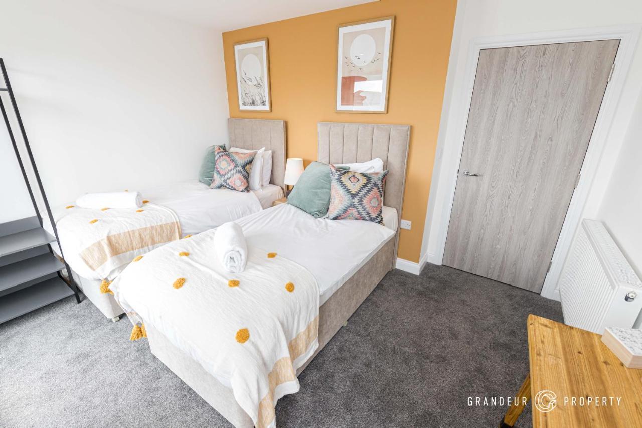 Apartment Bournecoast - Stylish Flat With Balcony - Sea Glimpses - 10 Min Walk To - Parking - Wifi - Fm8406 *