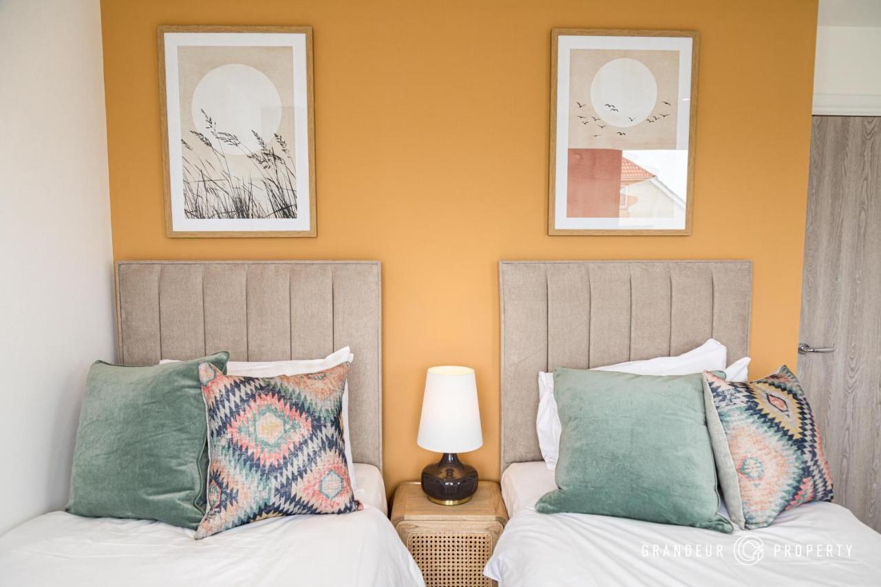 Apartment Bournecoast - Stylish Flat With Balcony - Sea Glimpses - 10 Min Walk To - Parking - Wifi - Fm8406 *