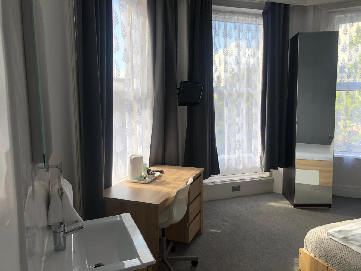 Hotel Capital One