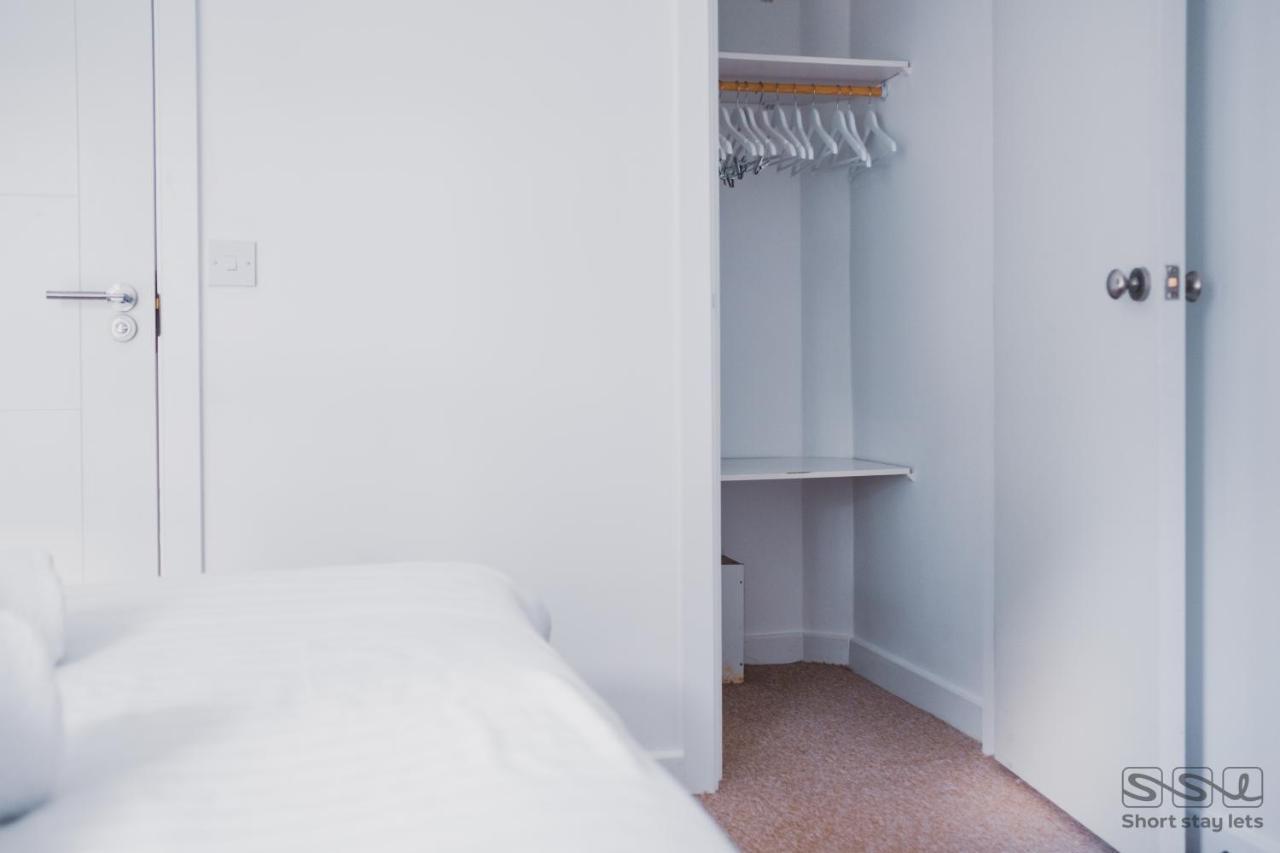 Manor Apartment *