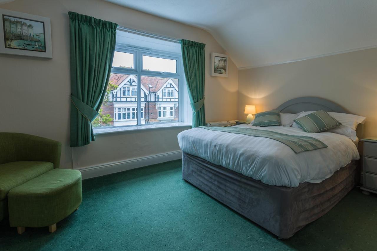 The Rosscourt Guest House-Free On Site Parking (Adults Only)