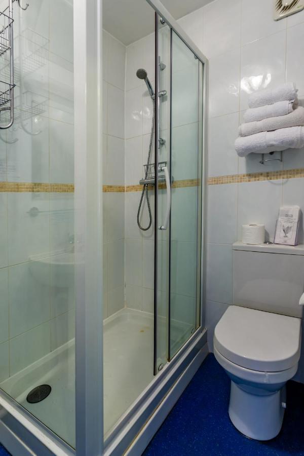 Guest house The Rosscourt Guest House-Free On Site Parking (Adults Only) 3*