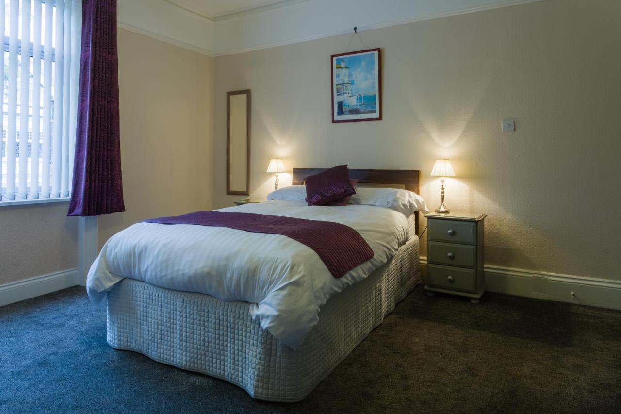 The Rosscourt Guest House-Free On Site Parking (Adults Only) Bournemouth