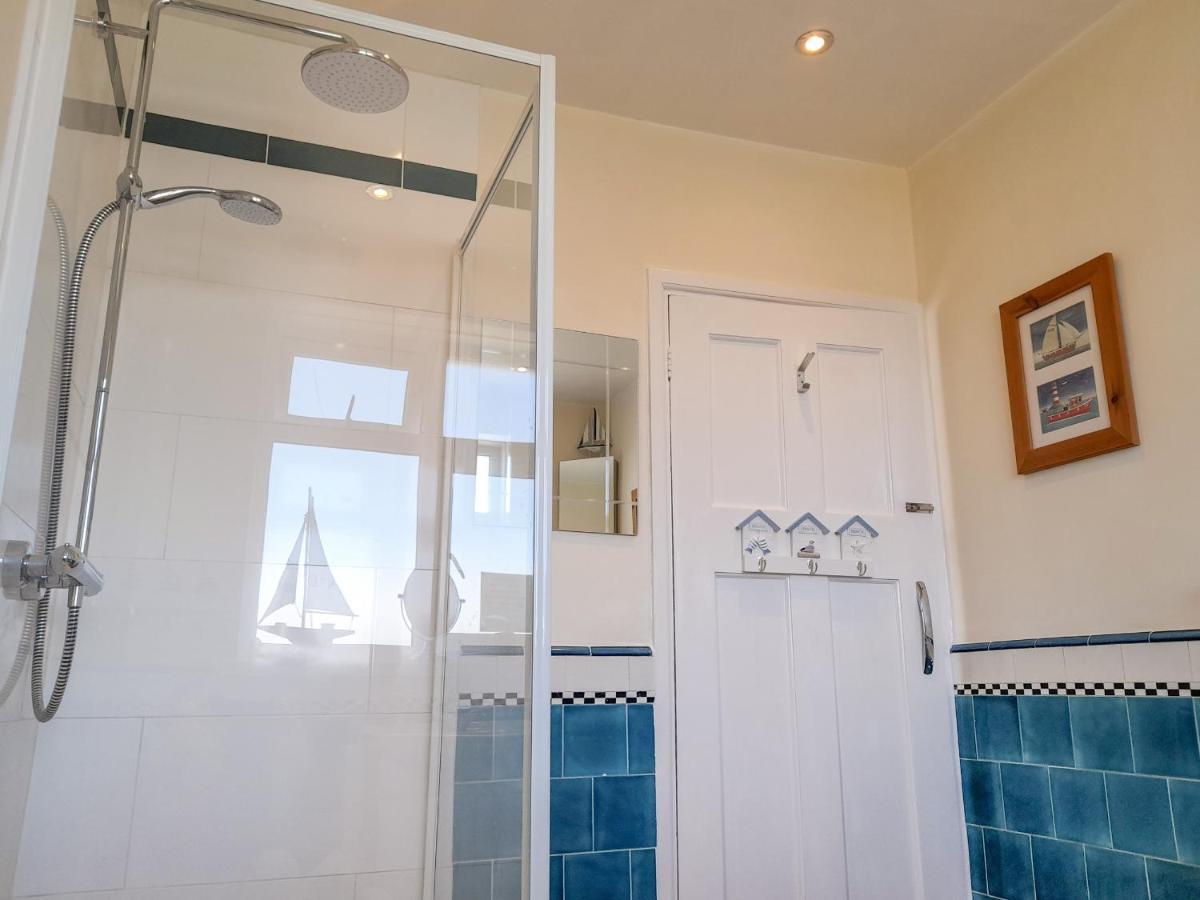 32 Cranleigh Close