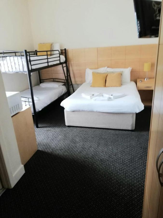 Brooklands Hotel 2*