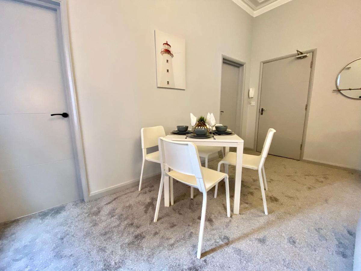 Seaside Haven: Beachfront With Modern Comforts Apartment Bournemouth