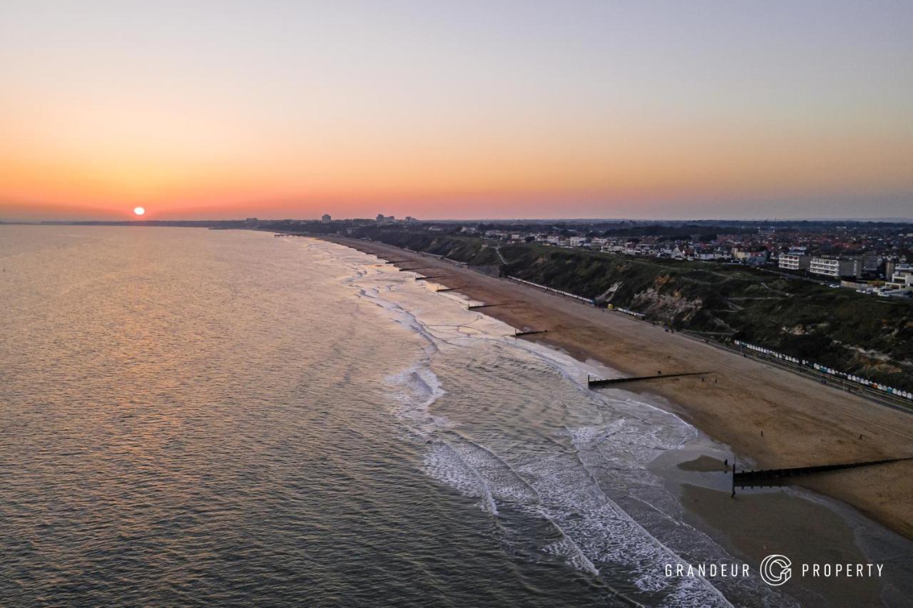 Bournecoast - Stylish Flat With Balcony - Sea Glimpses - 10 Min Walk To - Parking - Wifi - Fm8406 *