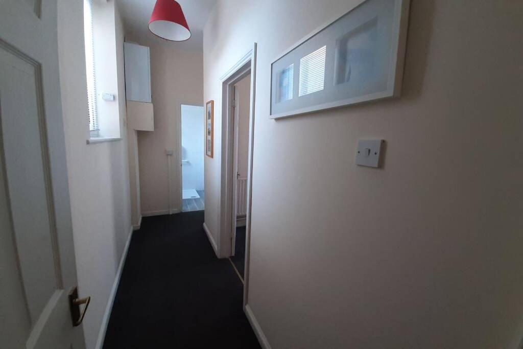 Apartment 2 Bedroom Ground Floor Flat - Mins To Beach