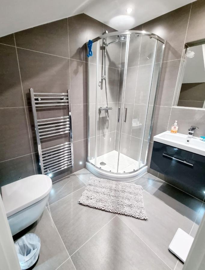 Modern Maisonette 2 Bedrooms Newly Renovated *