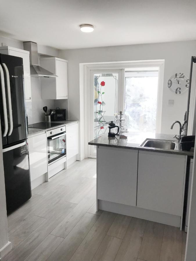 Stanley Home-free Parking & Self Check-in Holiday home *