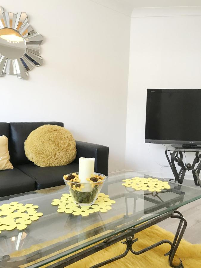 Stanley Home-free Parking & Self Check-in Holiday home *