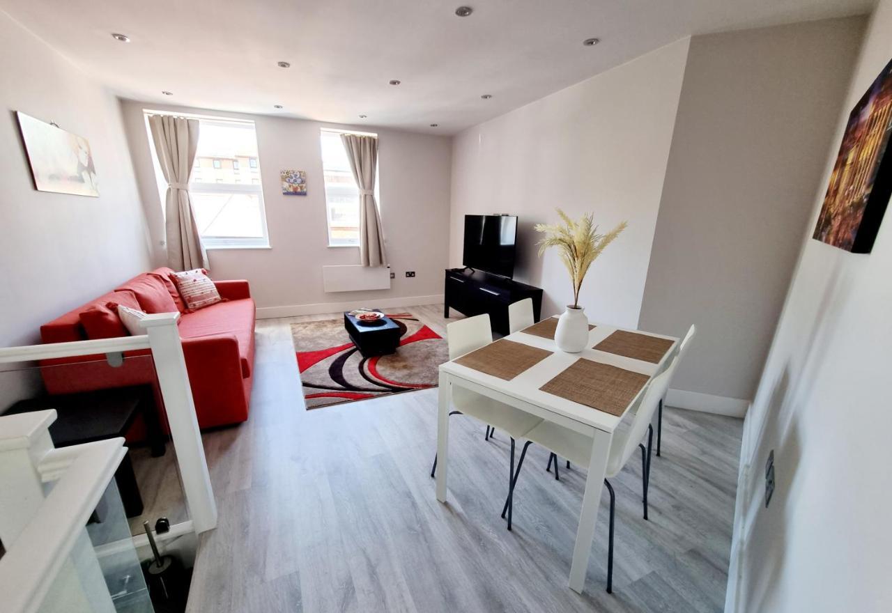 Modern Maisonette 2 Bedrooms Newly Renovated Apartment *