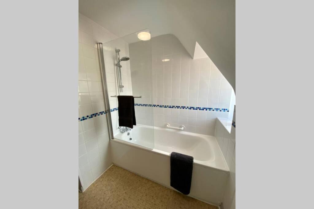 Beachside Bliss: Stylish Near *