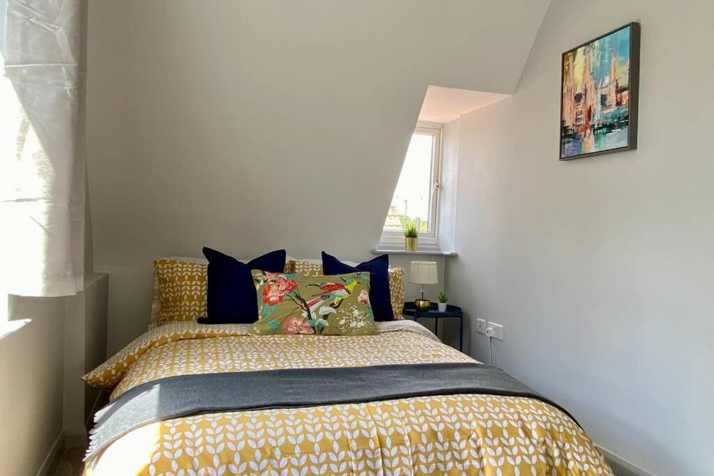 Beachside Bliss: Stylish Near *