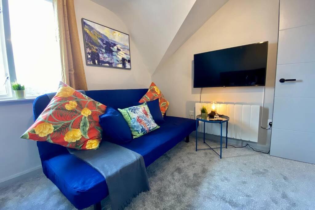 Beachside Bliss: Stylish Near
