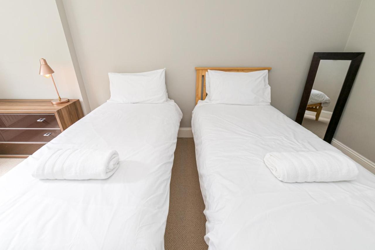 Cosy Urban Oasis - Quirky 2-bed Town Centre Apartment
