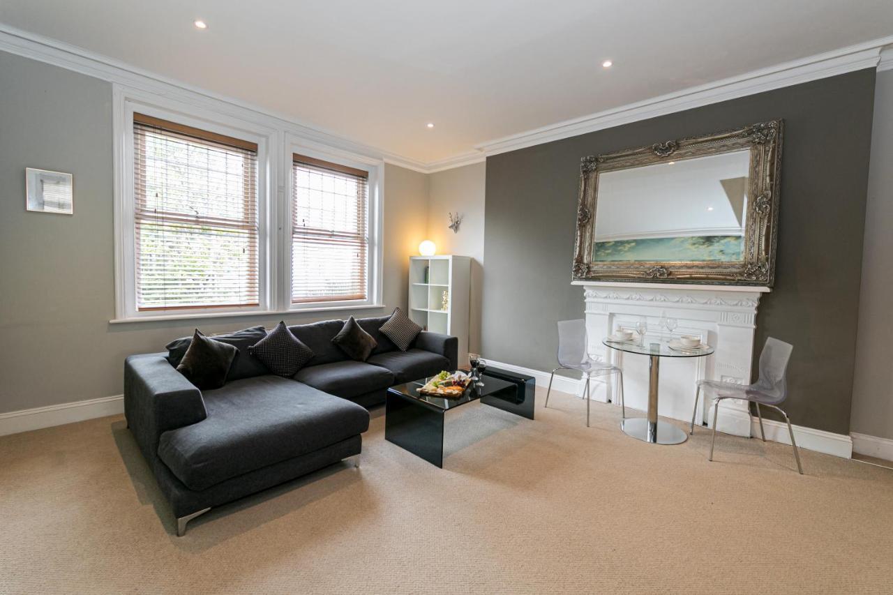 Cosy Urban Oasis - Quirky 2-bed Town Centre Apartment *