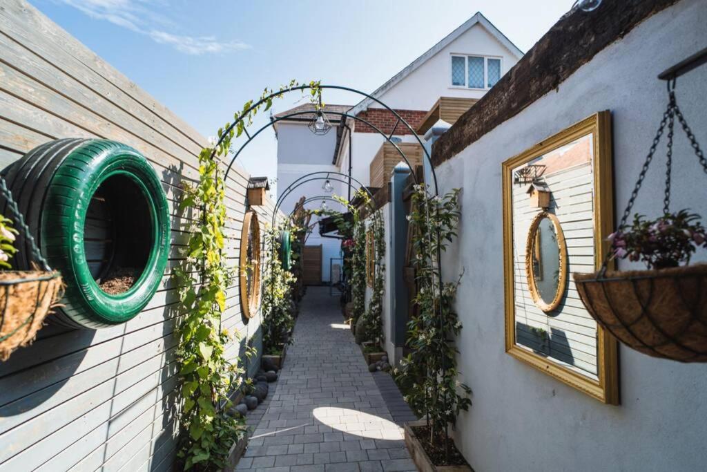 Bambuddha - The Cabin Apartment Bournemouth