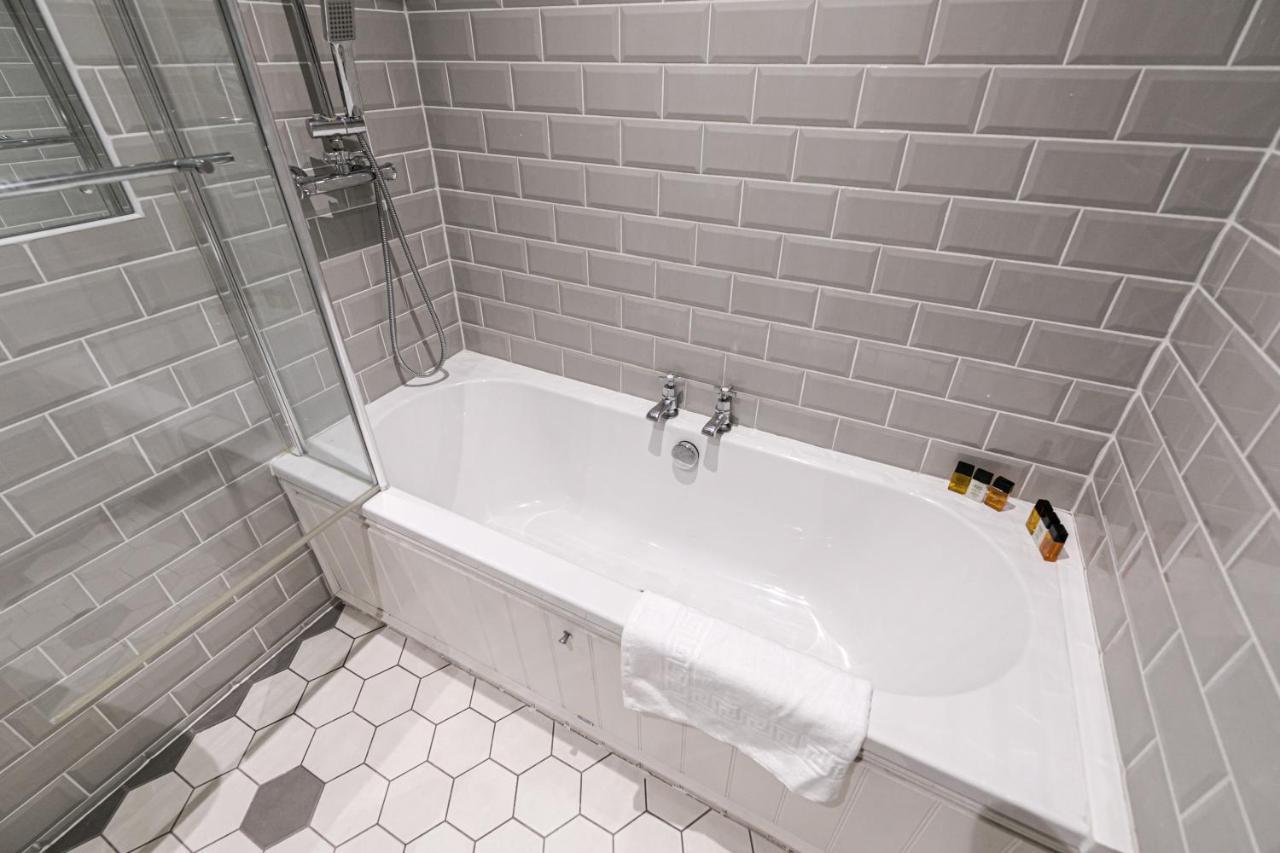 Cosy Urban Oasis - Quirky 2-bed Town Centre Apartment *