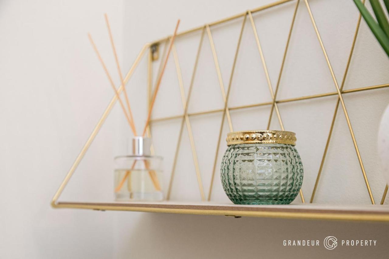 Apartment Ocean Spray By Grandeur