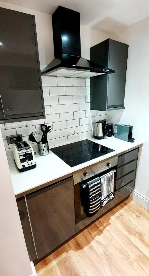 Superb 2 Beds 2 Baths New W/ Garden+patio * Bournemouth