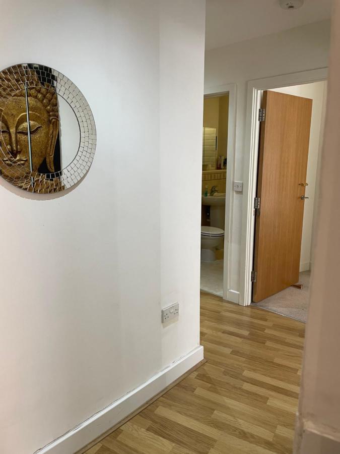 Entire Town Centre 2 Bedroom Very Close To Bournemouth