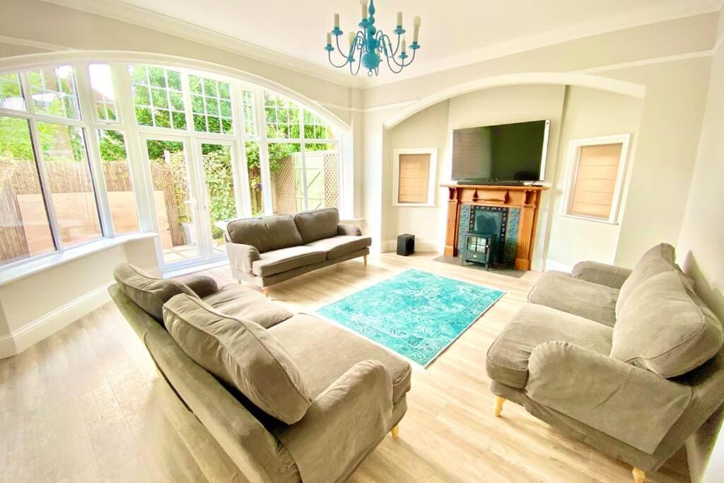Cleveland House - Perfect For Beaches And Town. Villa *