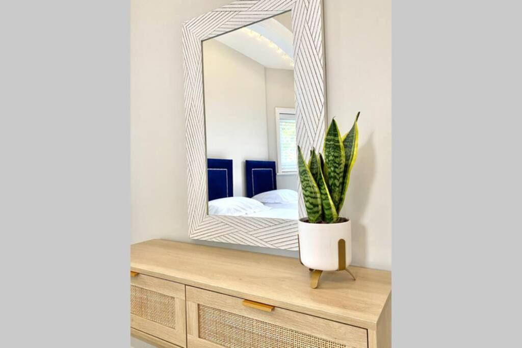 Cleveland House - Perfect For Beaches And Town. Villa