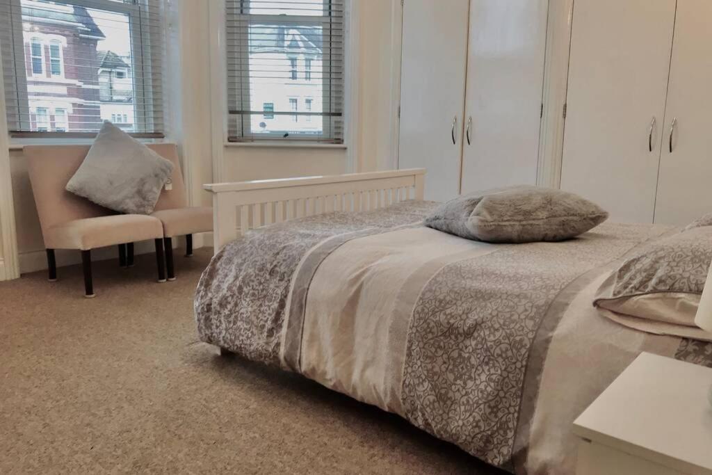Apartment Luxury 2 Beds By The Sea Bournemouth