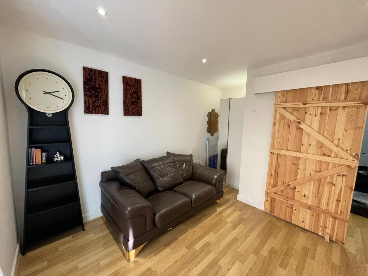 Apartment Entire Town Centre 2 Bedroom Very Close To Bournemouth