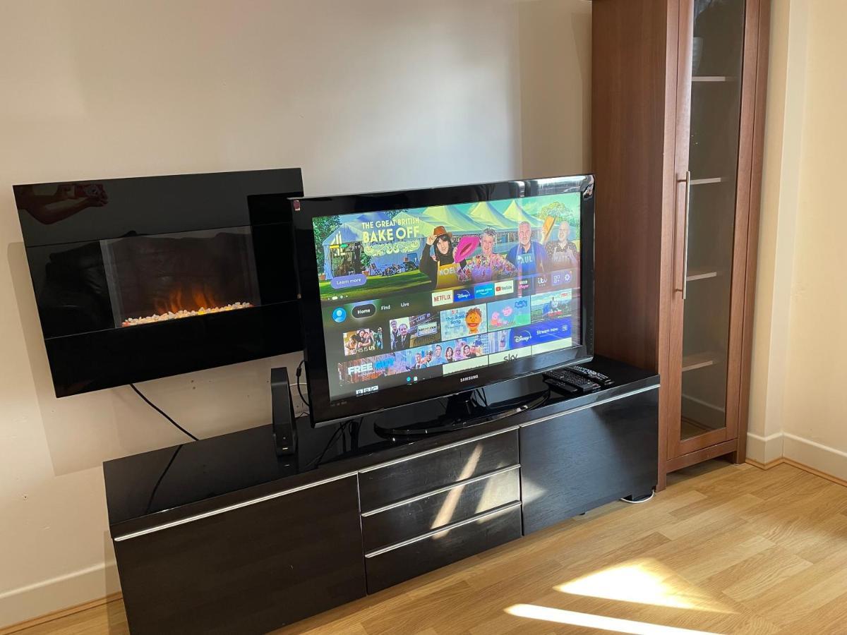Entire Town Centre 2 Bedroom Very Close To Apartment