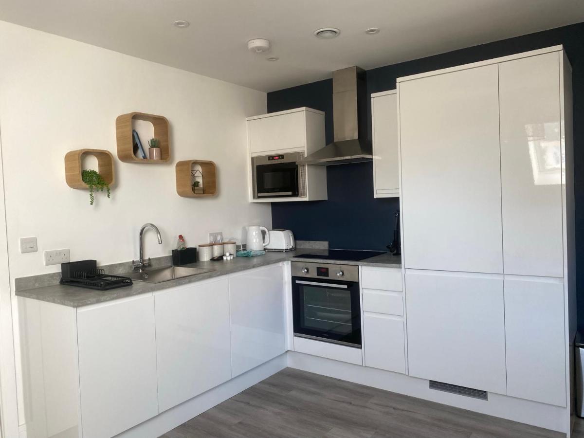Beautifully Furnished 1 Bed Town Centre Apartment