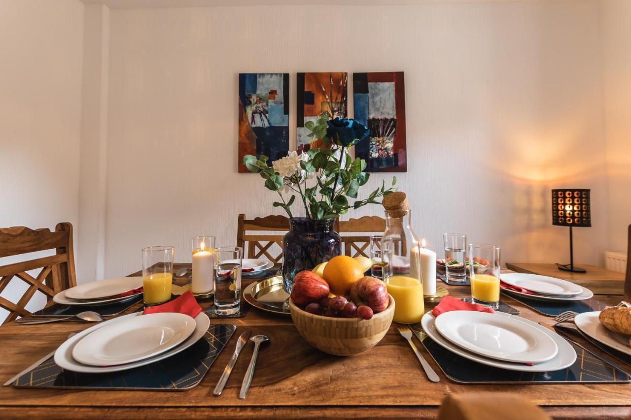 Holiday home 3-bedroom House L Fast Wi-fi L Garden L Newly Decorated L Close To Shops And Restaurants Bournemouth